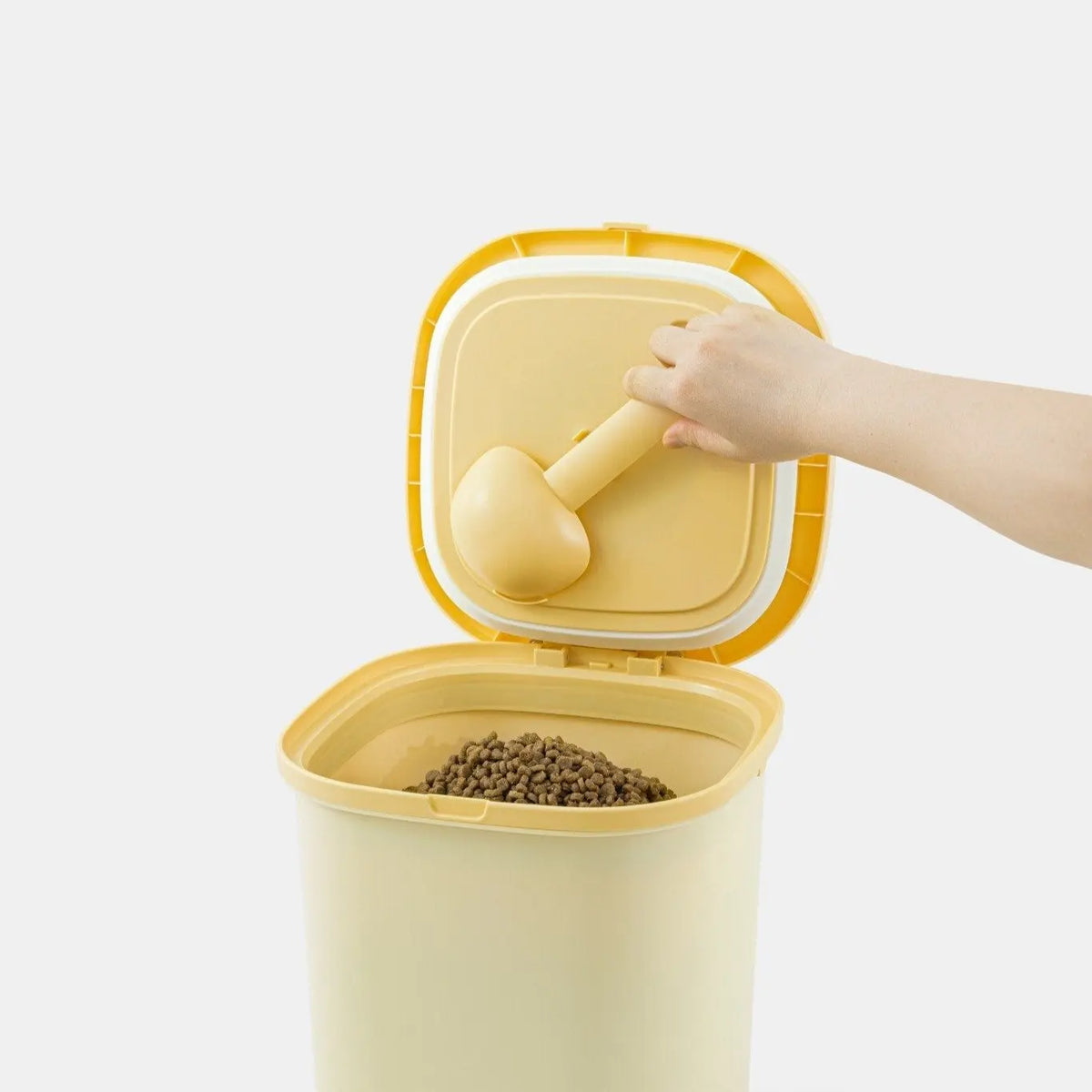 Airtight Pet Food Container Large Capacity Dog Cat Dry Food Storage Box Moisture-Proof Sealed Dispenser with Measuring Cup Pour Spout Portable Clear Plastic Bin for Puppy Kitten Pet Supplies